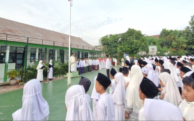 MIN 9 Jakarta Selatan Gelar Upacara Hari Santri 2025 dengan Penuh Khidmat