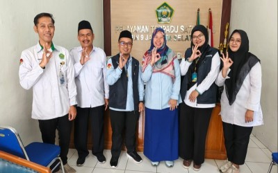 Tim Penmad Kanwil Kemenag DKI Jakarta Lakukan Monev PMB di MIN 9 Jakarta