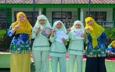 Dari Imajinasi ke Buku: Zizi dan Dua Sahabat MIN 9 Jakarta Selatan Tembus Festival Jakarta Panen Buku 2025